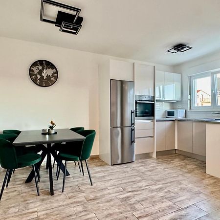Maryann Apartment Kaštela Екстериор снимка