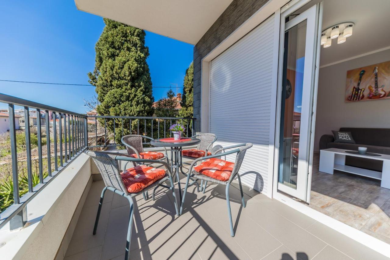 Maryann Apartment Kaštela Екстериор снимка