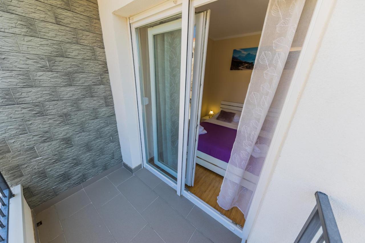 Maryann Apartment Kaštela Екстериор снимка