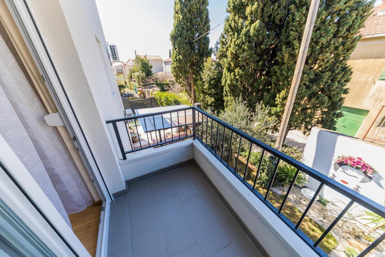 Maryann Apartment Kaštela Екстериор снимка