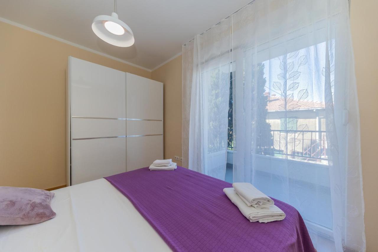 Maryann Apartment Kaštela Екстериор снимка