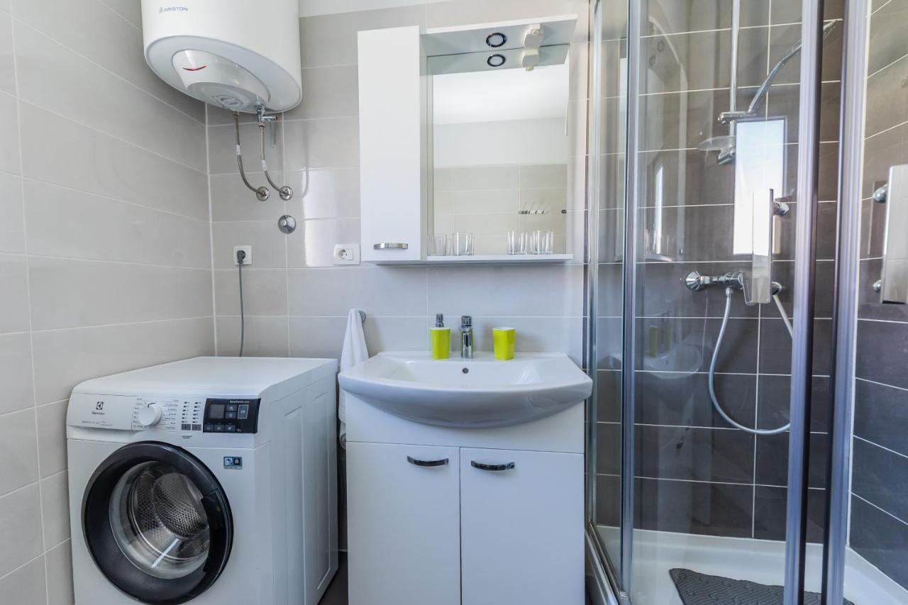 Maryann Apartment Kaštela Екстериор снимка