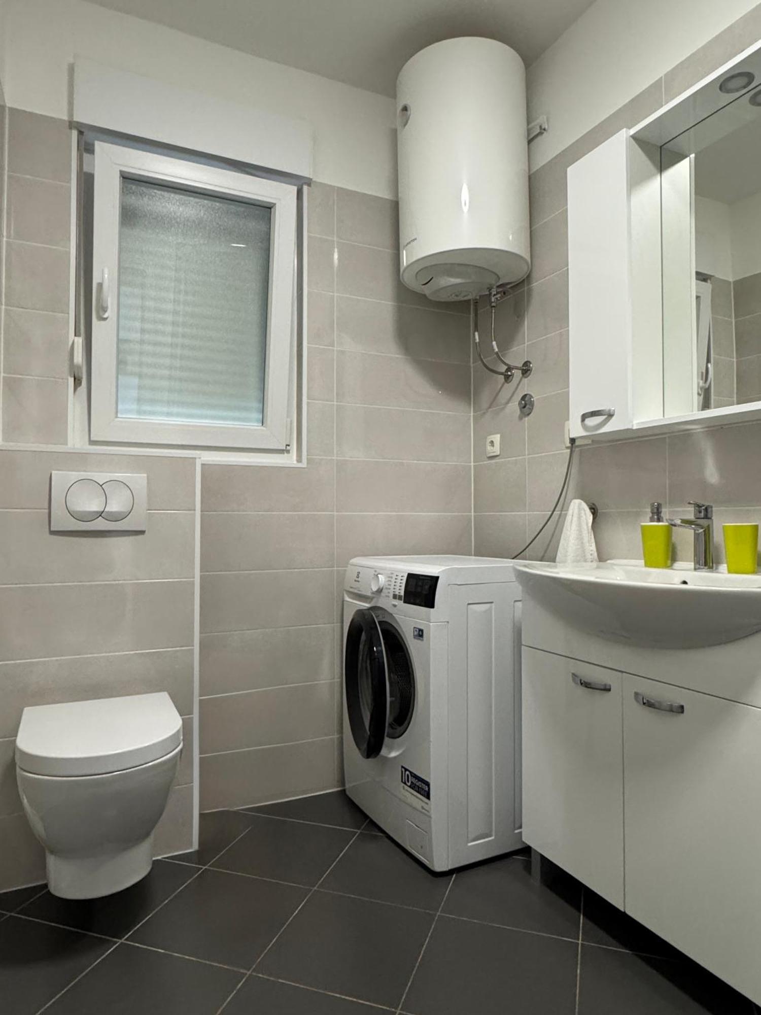Maryann Apartment Kaštela Екстериор снимка