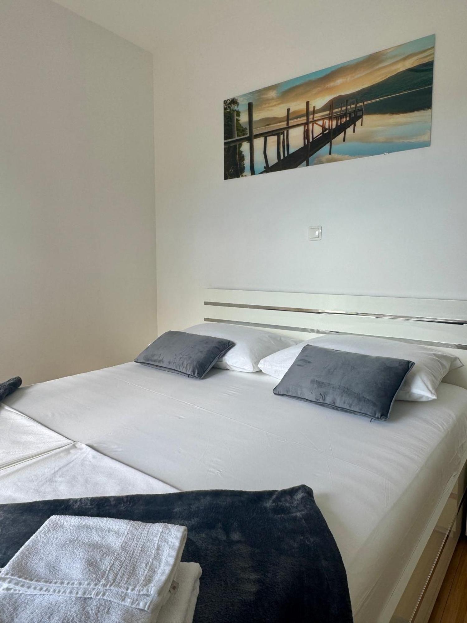 Maryann Apartment Kaštela Екстериор снимка