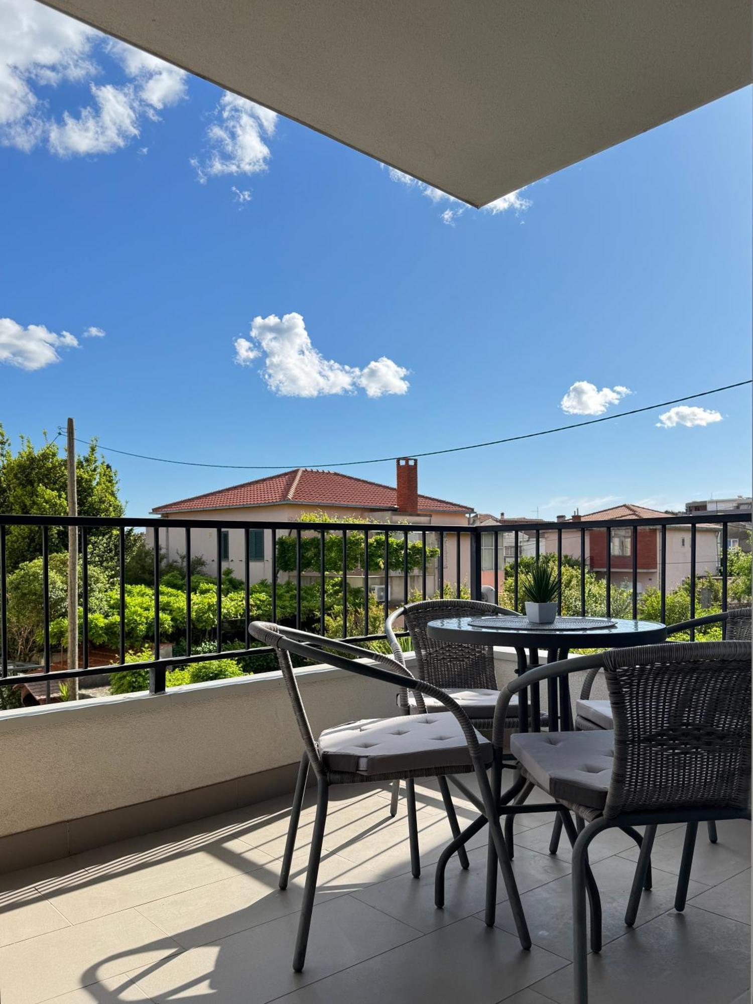 Maryann Apartment Kaštela Екстериор снимка