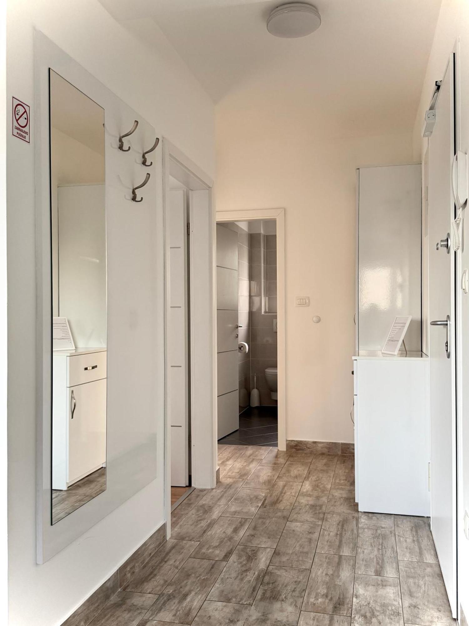 Maryann Apartment Kaštela Екстериор снимка