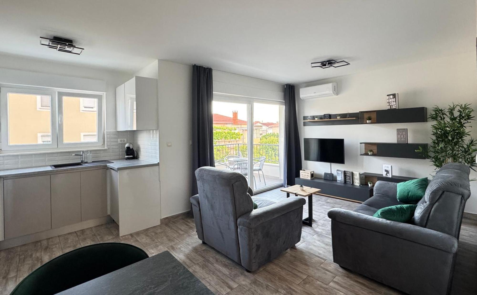 Maryann Apartment Kaštela Екстериор снимка