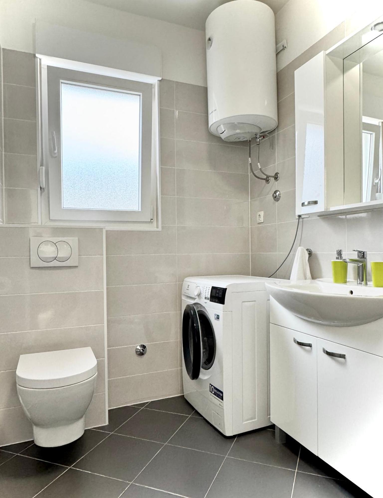 Maryann Apartment Kaštela Екстериор снимка