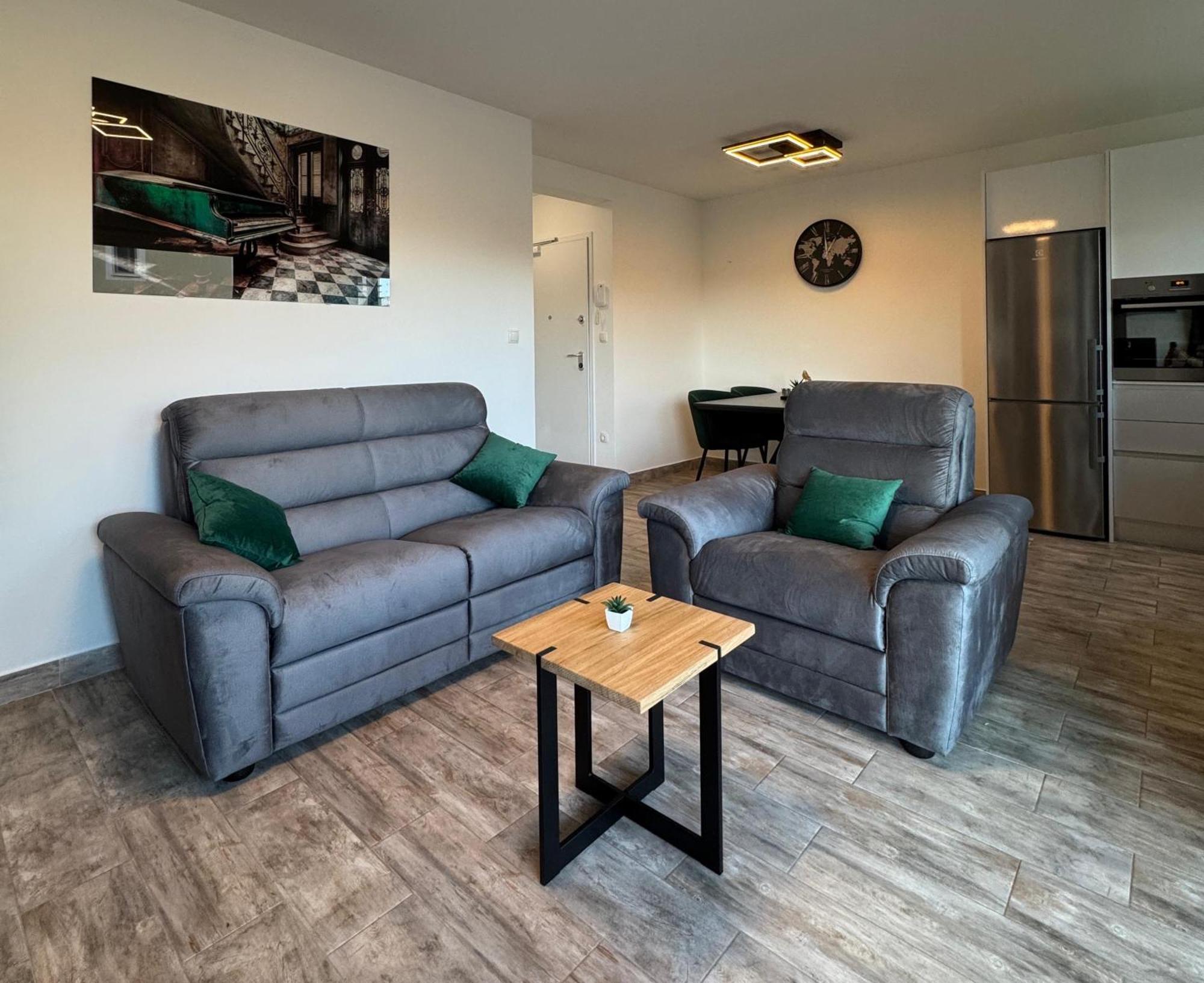 Maryann Apartment Kaštela Екстериор снимка